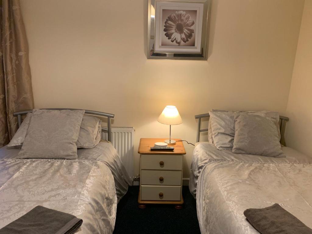 Budget Rooms Inverness Dış mekan fotoğraf